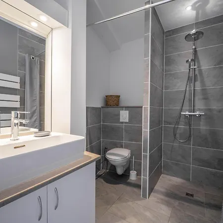 Сasa de vacaciones Maison De à - Confort Moderne Proche Océan - Fr-1-50-177 *